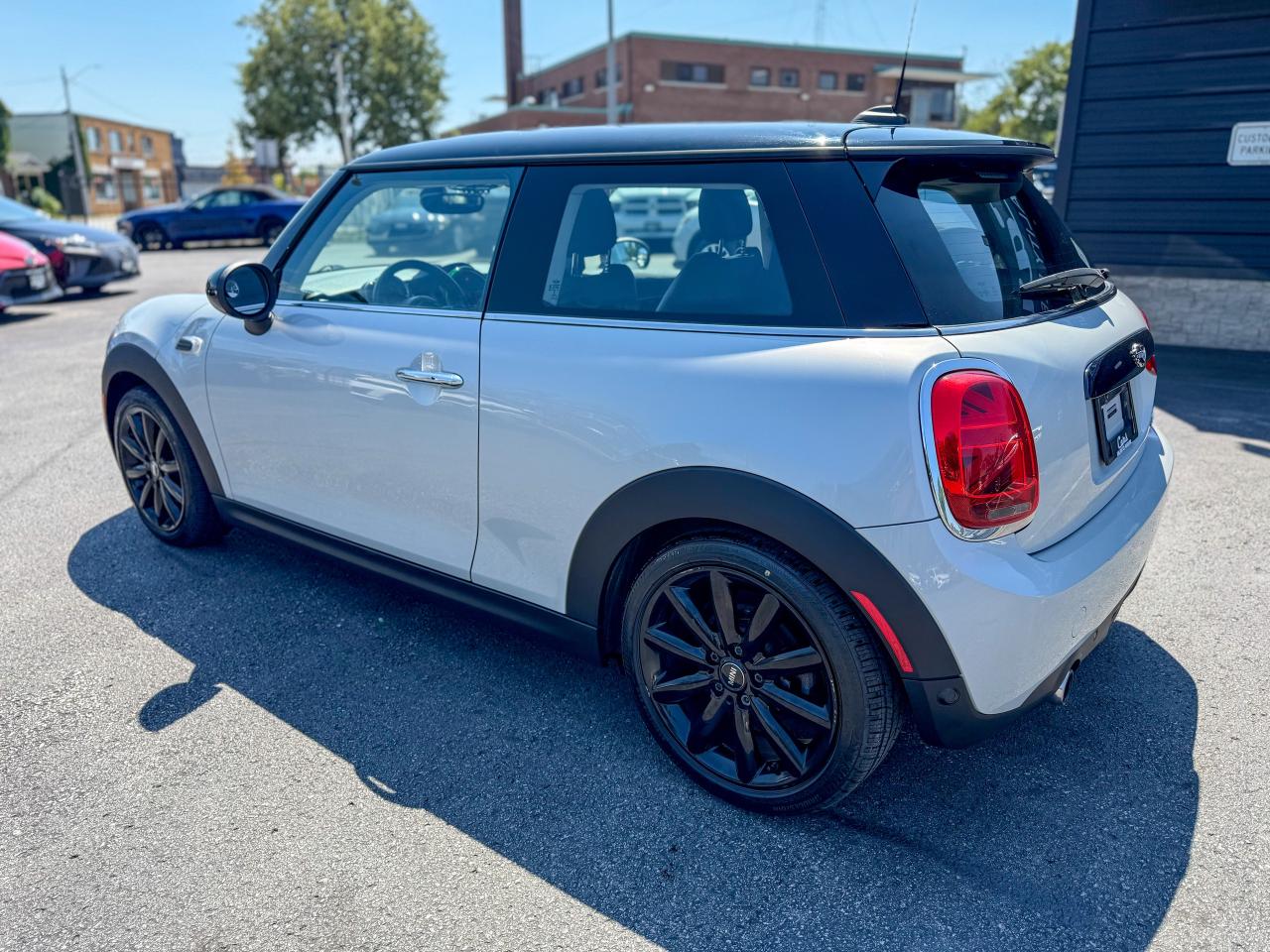 2019 MINI 3 Door Cooper/NAVIGATION/CAMERA/ROOF/LOW KM/1.5 L Photo2