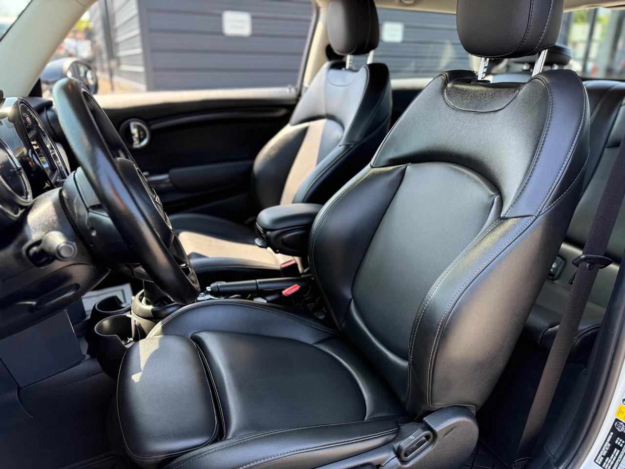 2019 MINI 3 Door Cooper/NAVIGATION/CAMERA/ROOF/LOW KM/1.5 L Photo