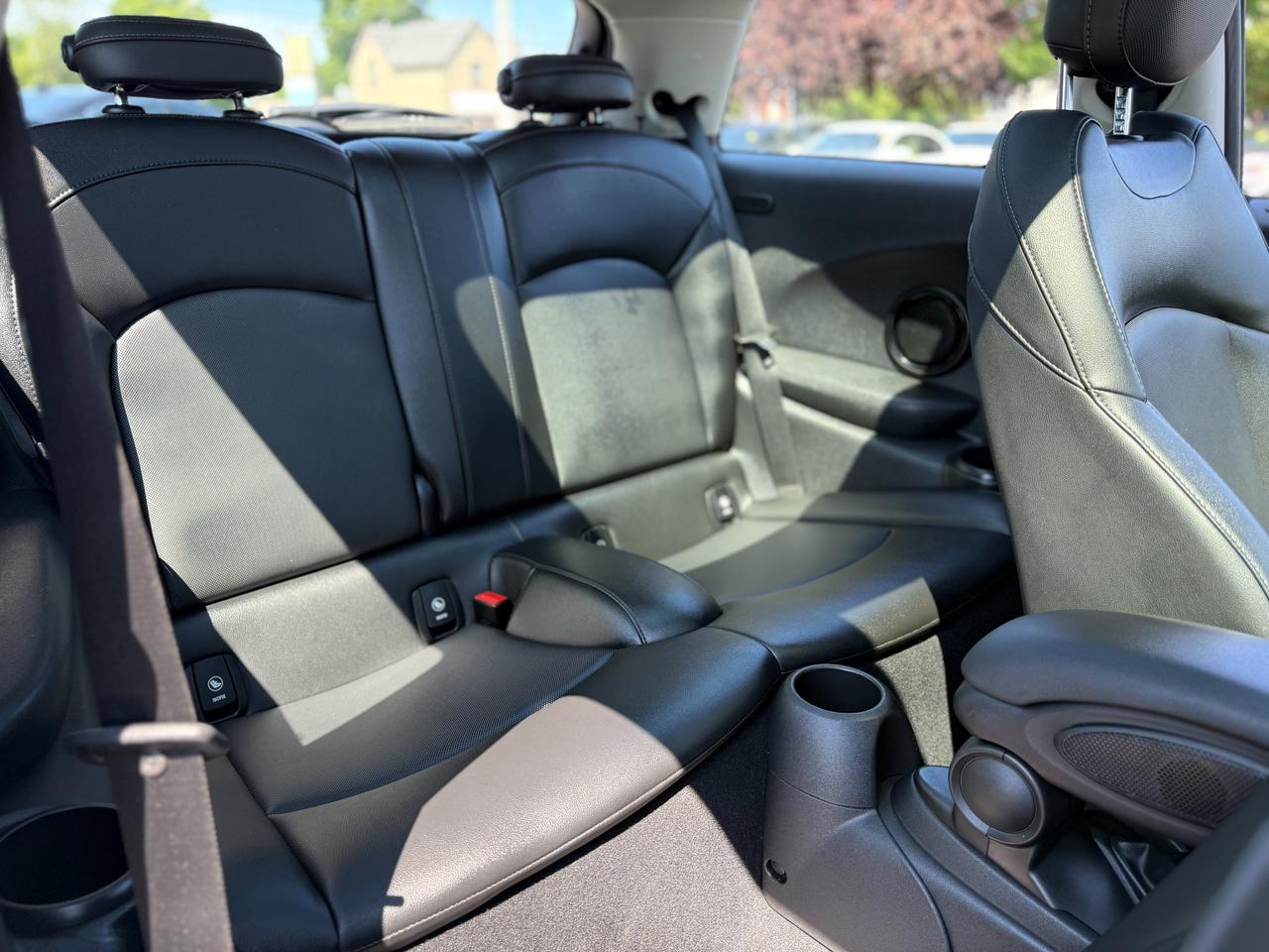 2019 MINI 3 Door Cooper/NAVIGATION/CAMERA/ROOF/LOW KM/1.5 L Photo