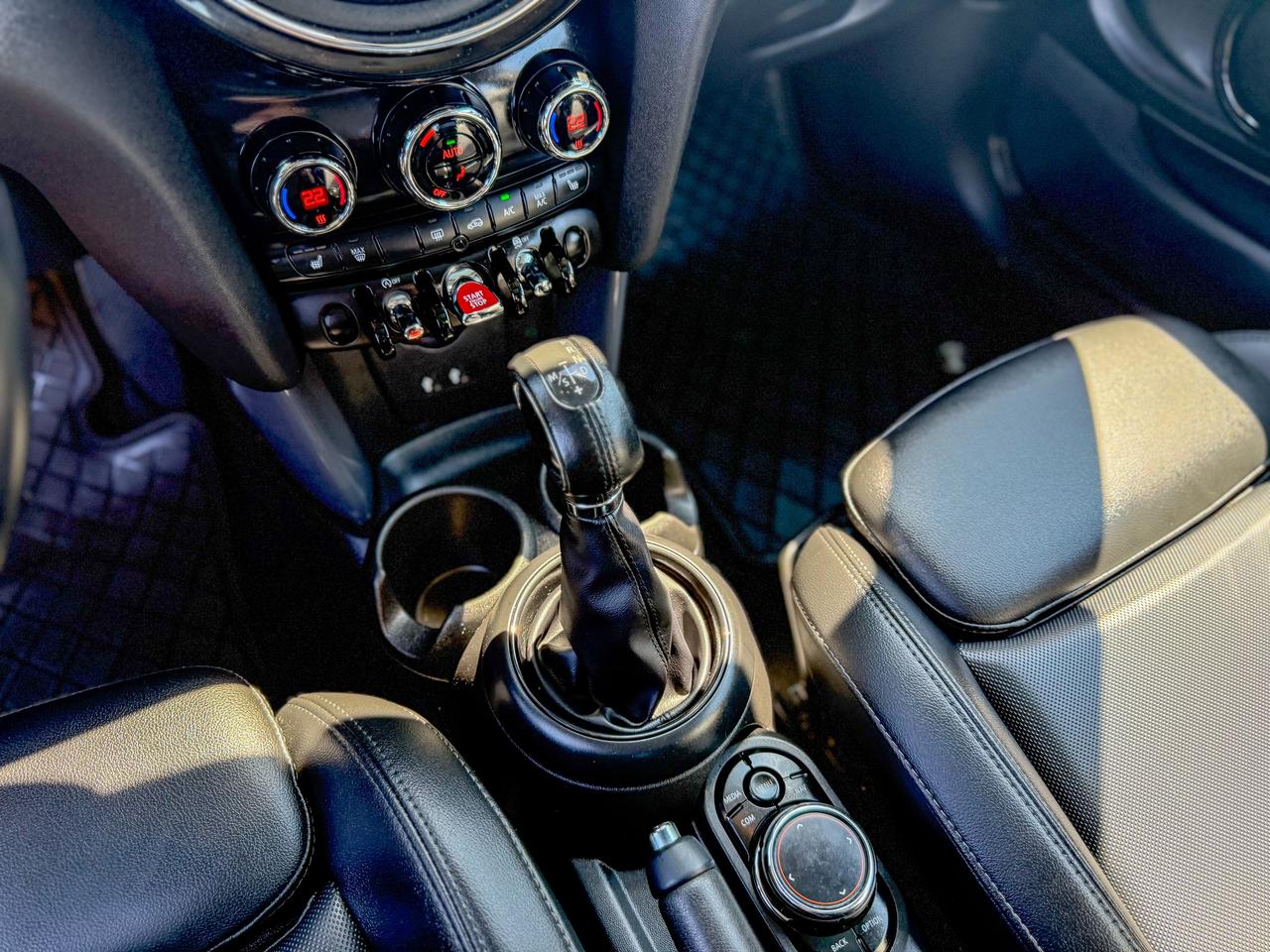 2019 MINI 3 Door Cooper/NAVIGATION/CAMERA/ROOF/LOW KM/1.5 L Photo