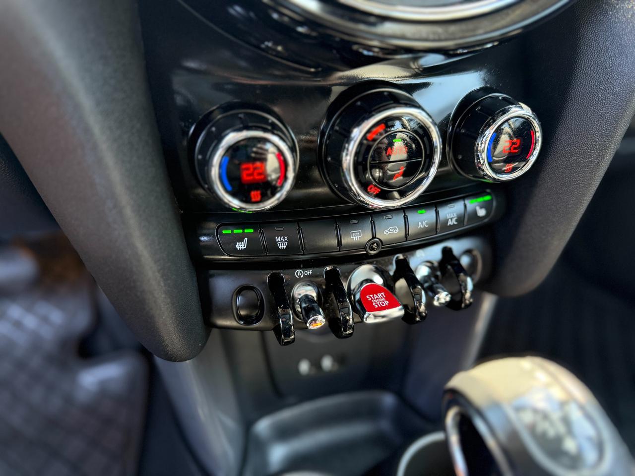 2019 MINI 3 Door Cooper/NAVIGATION/CAMERA/ROOF/LOW KM/1.5 L Photo