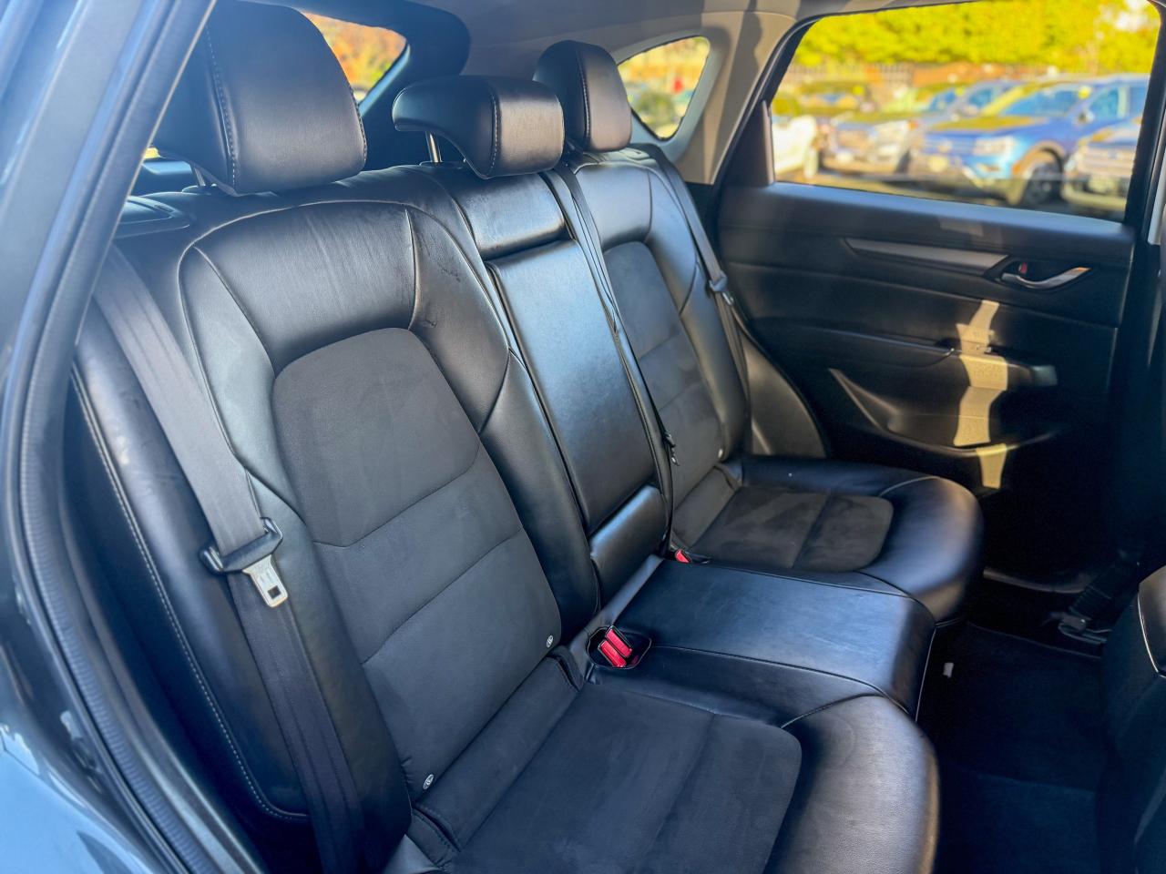 2017 Mazda CX-5 GS/NAVI/BSM/CAMERA/LEATHER/PUS START/HEATED SEATS Photo