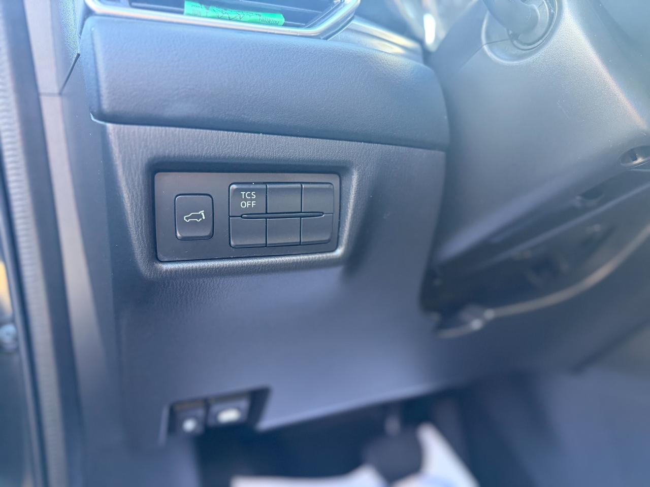 2017 Mazda CX-5 GS/NAVI/BSM/CAMERA/LEATHER/PUS START/HEATED SEATS Photo