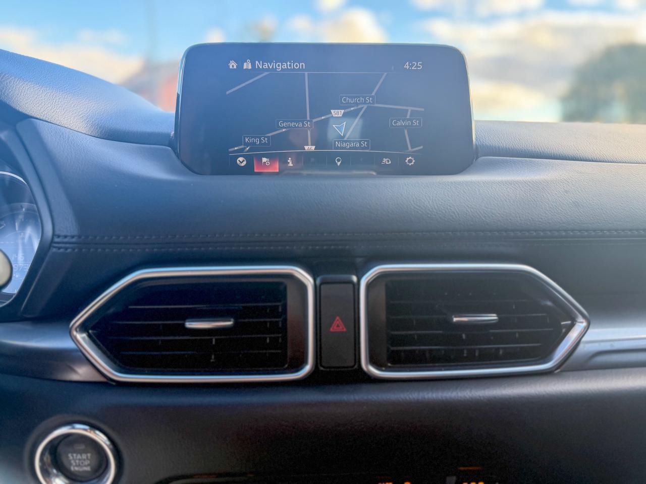 2017 Mazda CX-5 GS/NAVI/BSM/CAMERA/LEATHER/PUS START/HEATED SEATS Photo