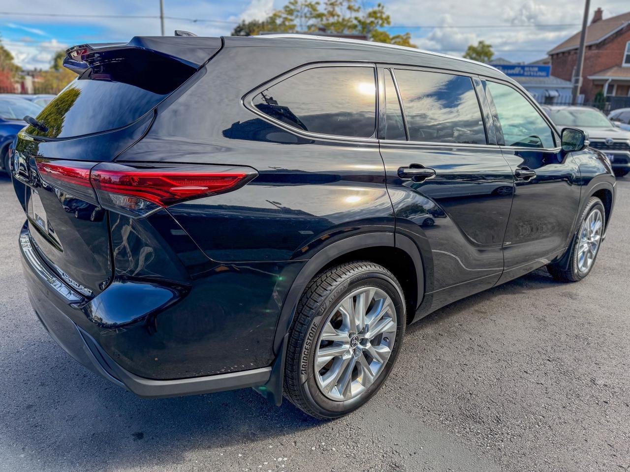 2022 Toyota Highlander Limited/AWD/8 PASS/1 OWNER/NAVI/BSM/CAMERA/PANO Photo