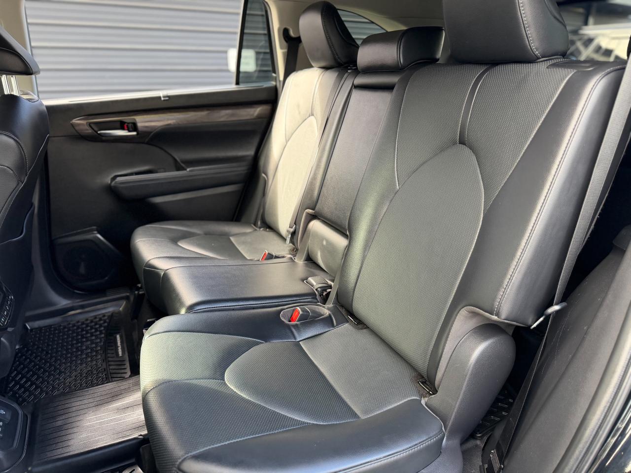 2022 Toyota Highlander Limited/AWD/8 PASS/1 OWNER/NAVI/BSM/CAMERA/PANO Photo