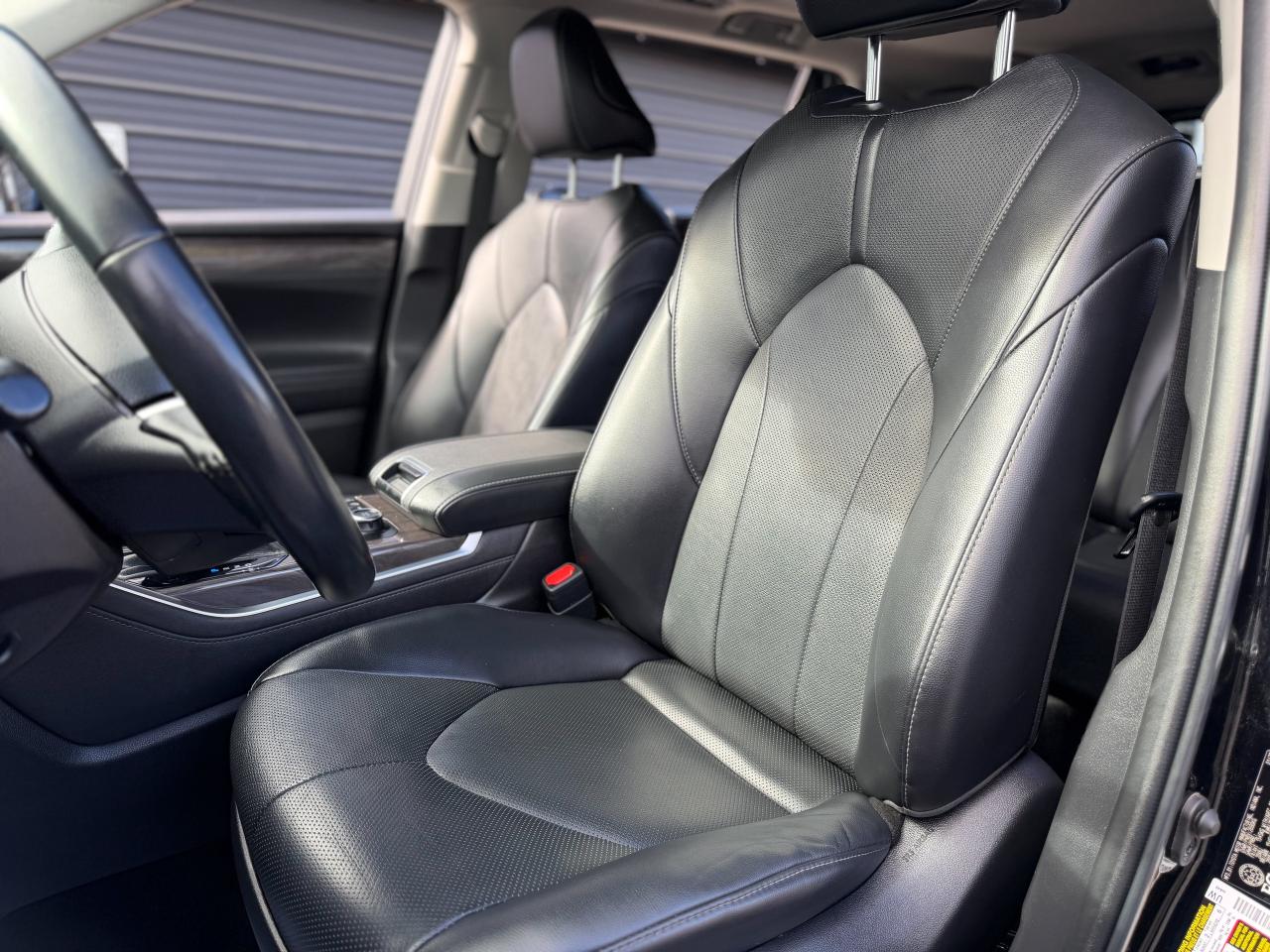 2022 Toyota Highlander Limited/AWD/8 PASS/1 OWNER/NAVI/BSM/CAMERA/PANO Photo