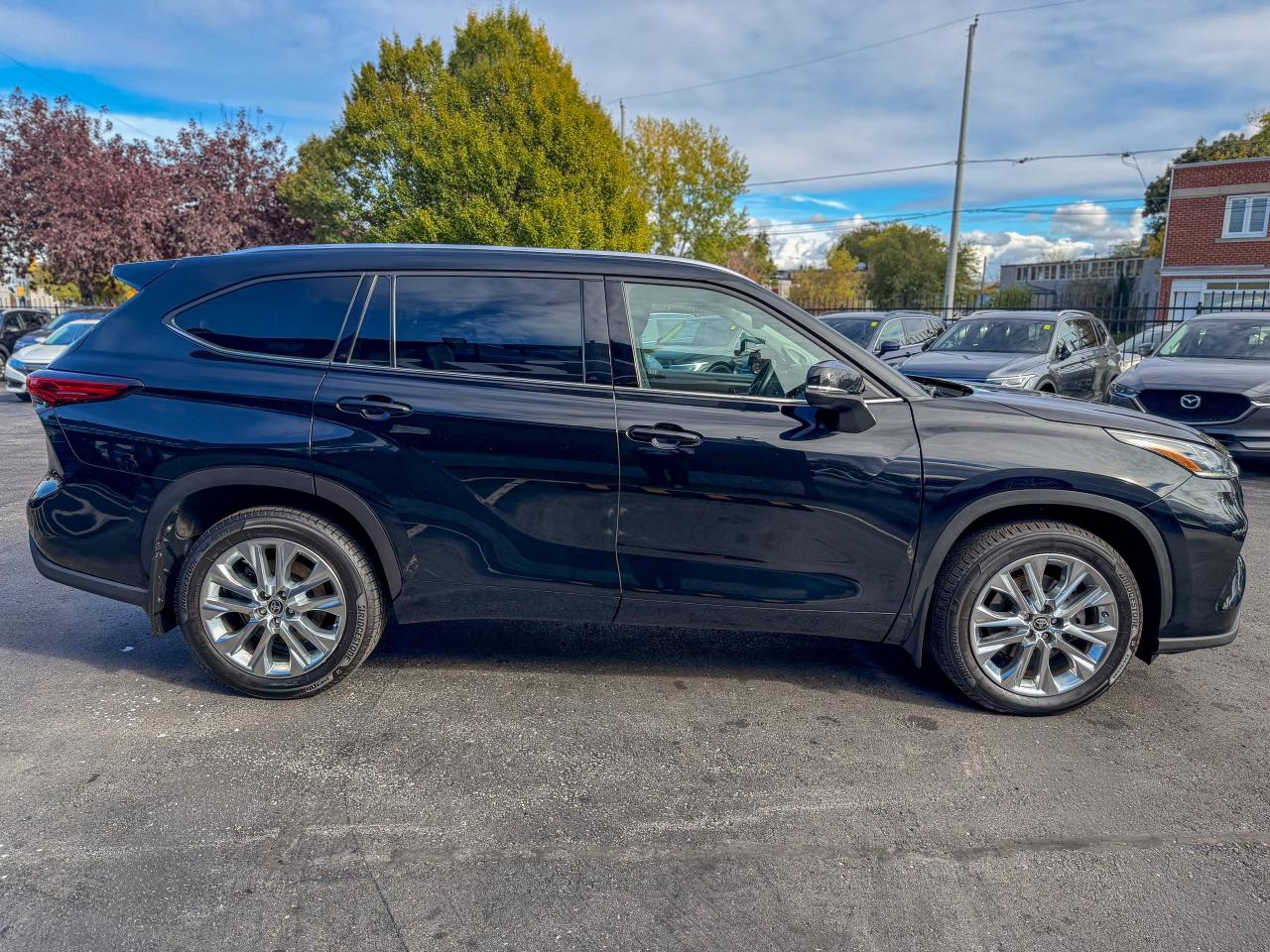 2022 Toyota Highlander Limited/AWD/8 PASS/1 OWNER/NAVI/BSM/CAMERA/PANO Photo
