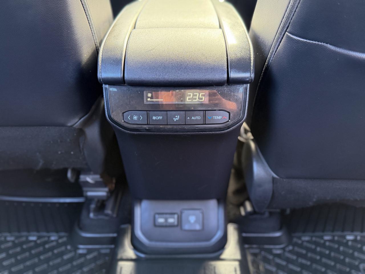 2022 Toyota Highlander Limited/AWD/8 PASS/1 OWNER/NAVI/BSM/CAMERA/PANO Photo