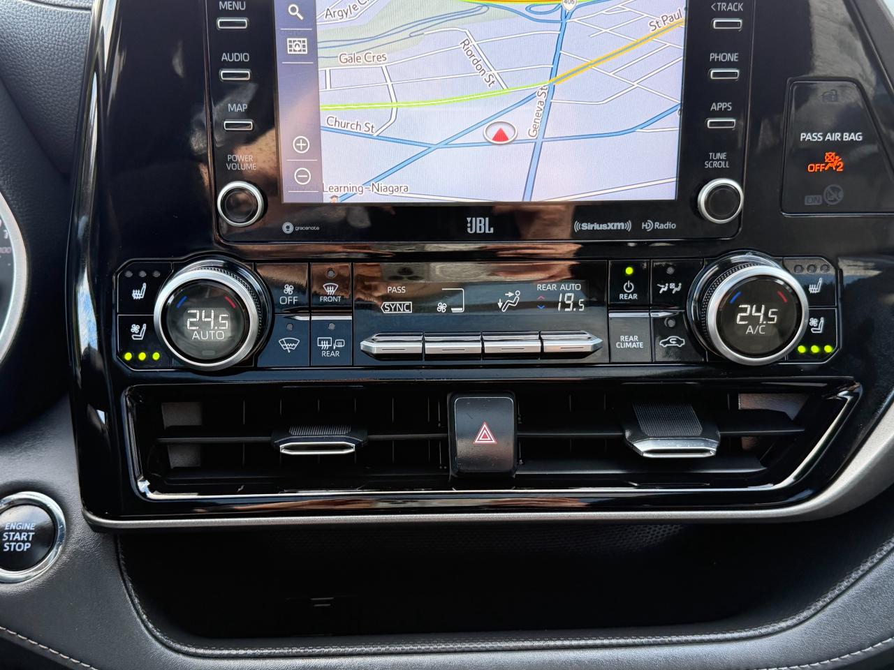 2022 Toyota Highlander Limited/AWD/8 PASS/1 OWNER/NAVI/BSM/CAMERA/PANO Photo