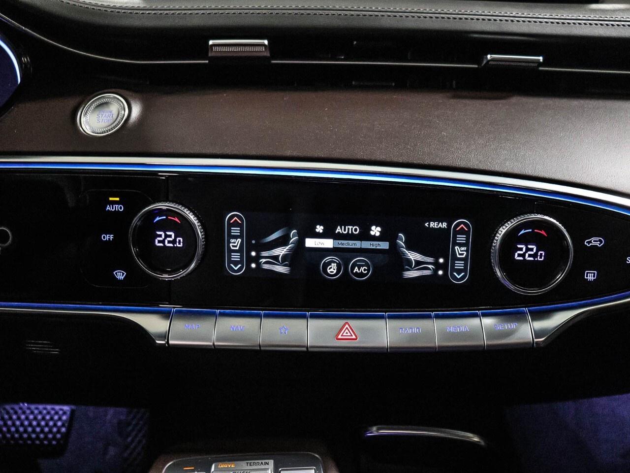 2023 Genesis GV70 2.5T Advanced Plus AWD Photo