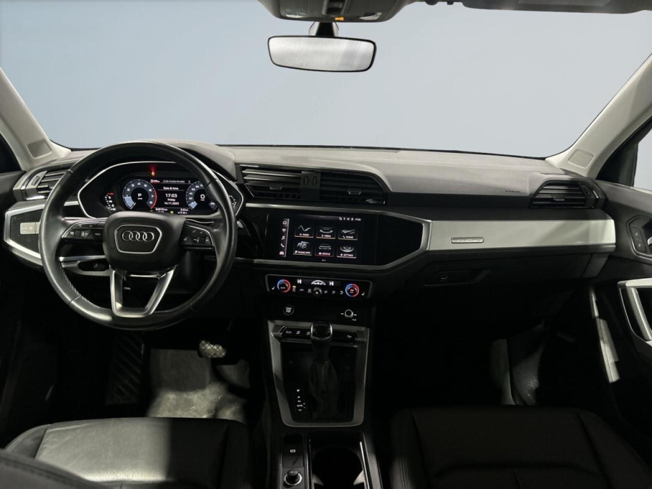 2022 Audi Q3 Komfort / Sunroof / Leather / Navi / Android Car P Photo
