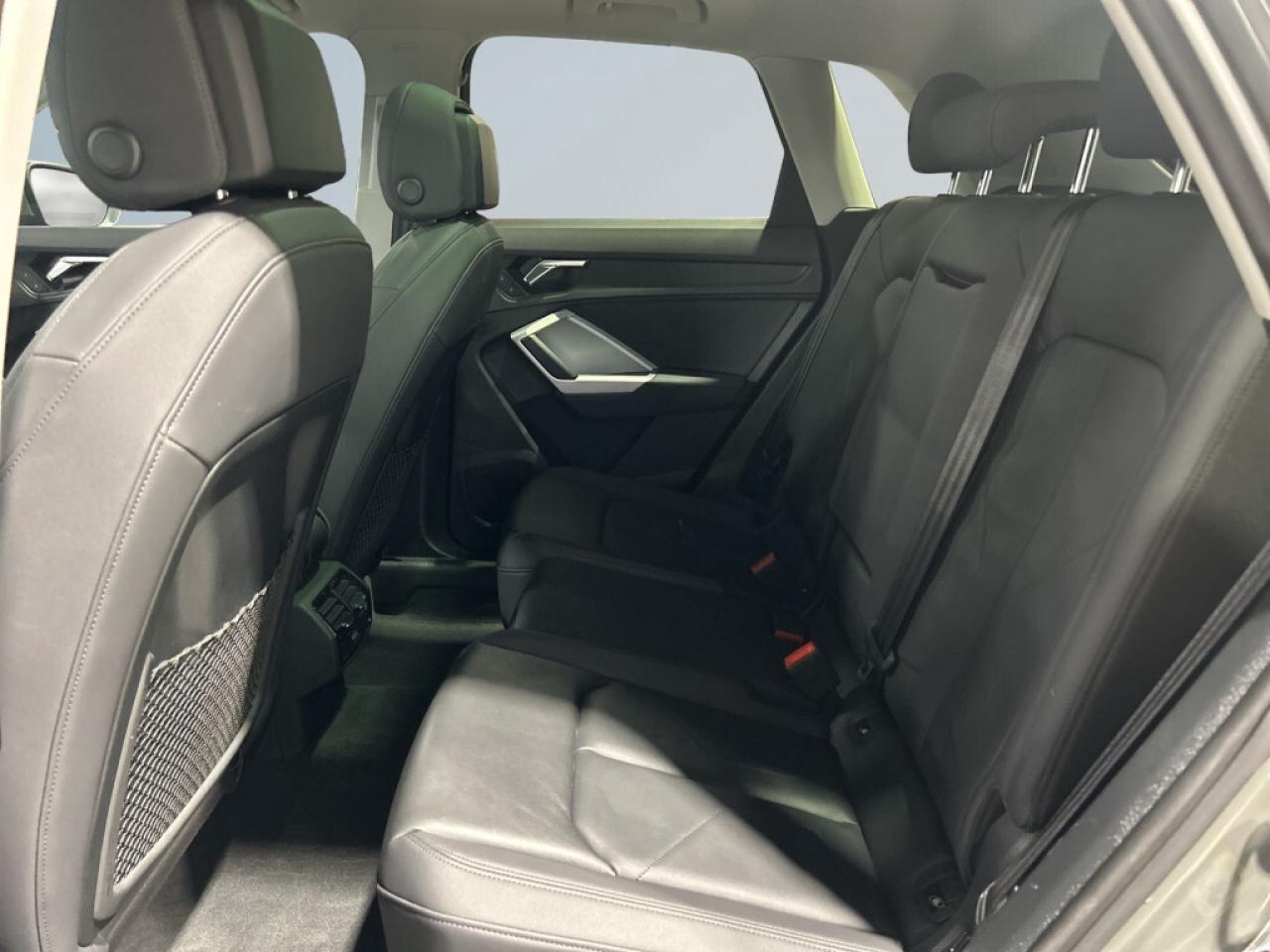 2022 Audi Q3 Komfort / Sunroof / Leather / Navi / Android Car P Photo