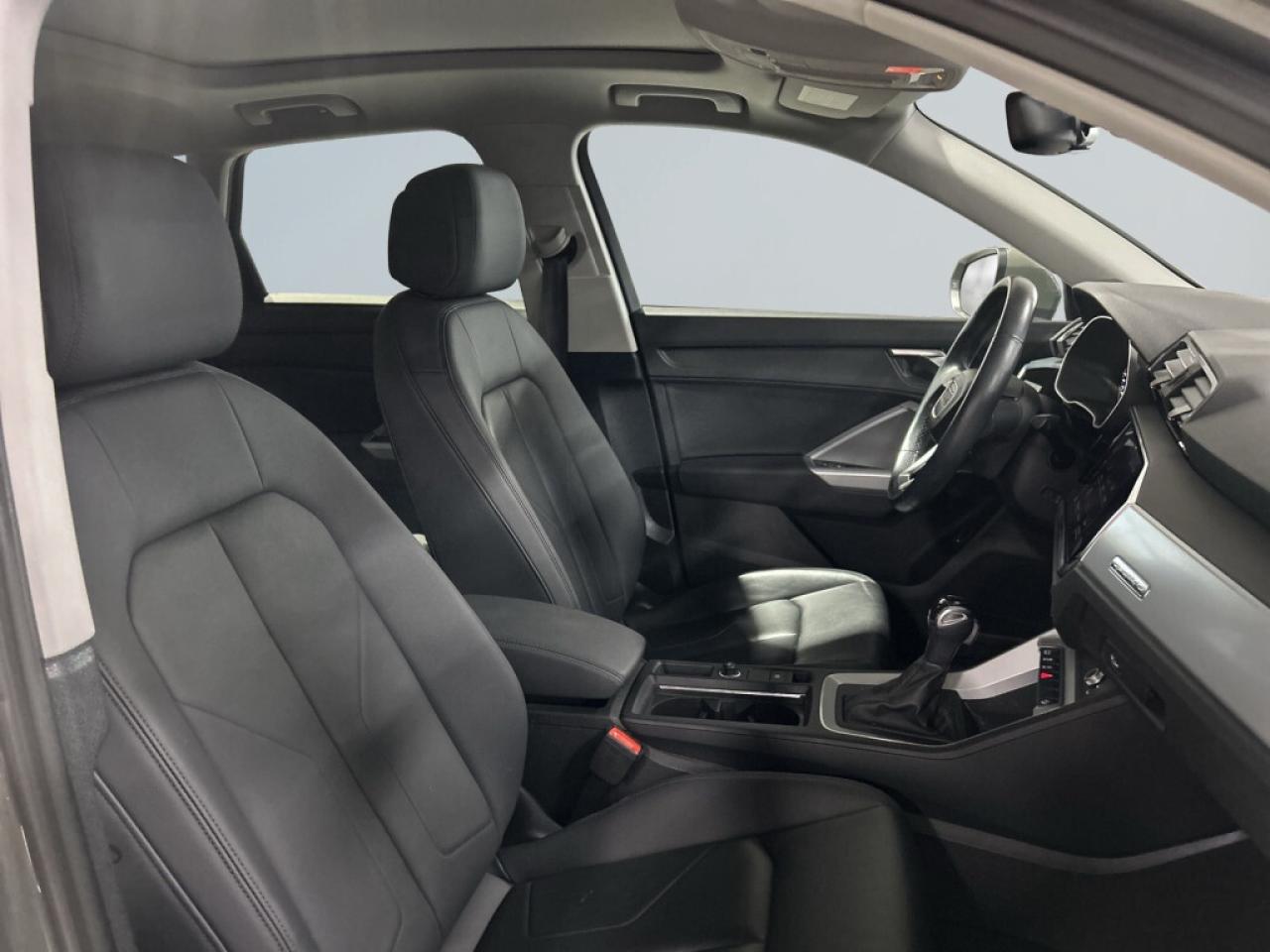 2022 Audi Q3 Komfort / Sunroof / Leather / Navi / Android Car P Photo