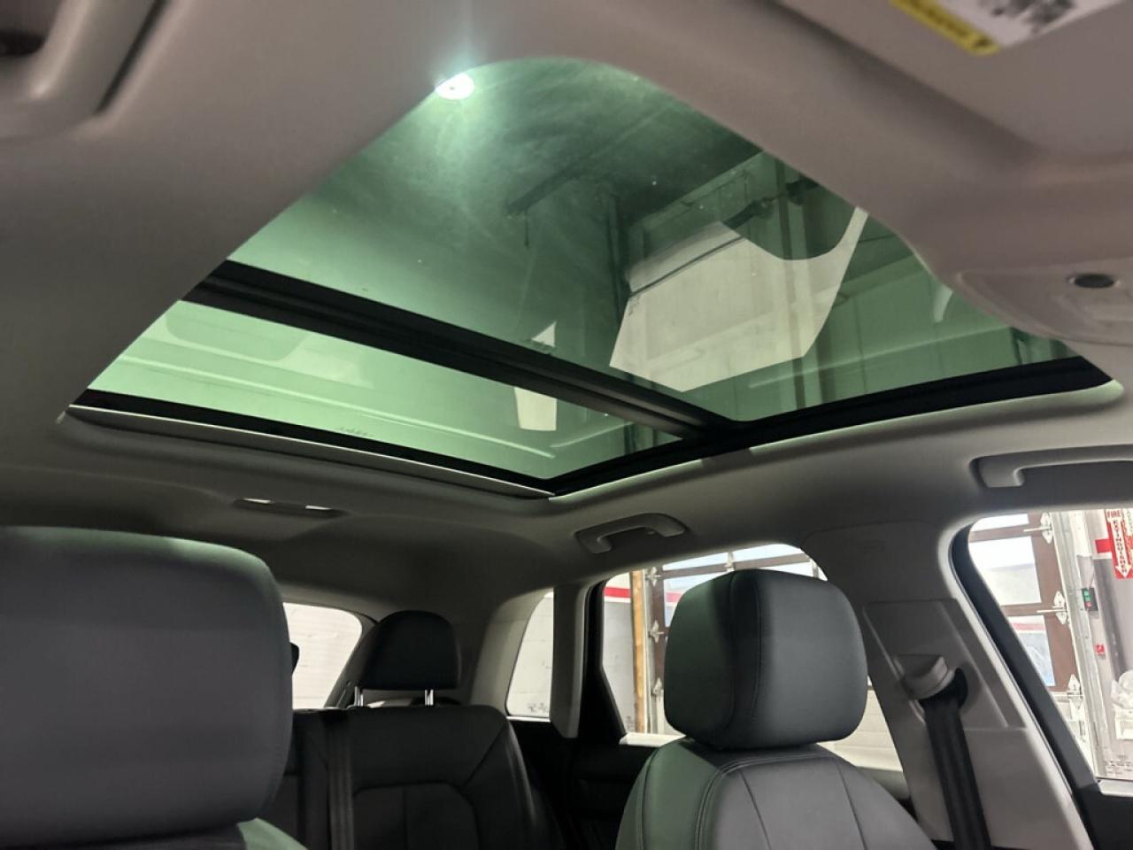 2022 Audi Q3 Komfort / Sunroof / Leather / Navi / Android Car P Photo