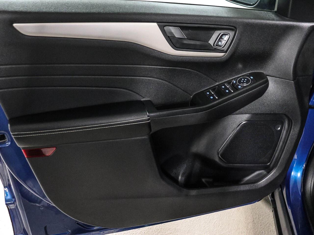 2022 Ford Escape SE Hybrid AWD Photo