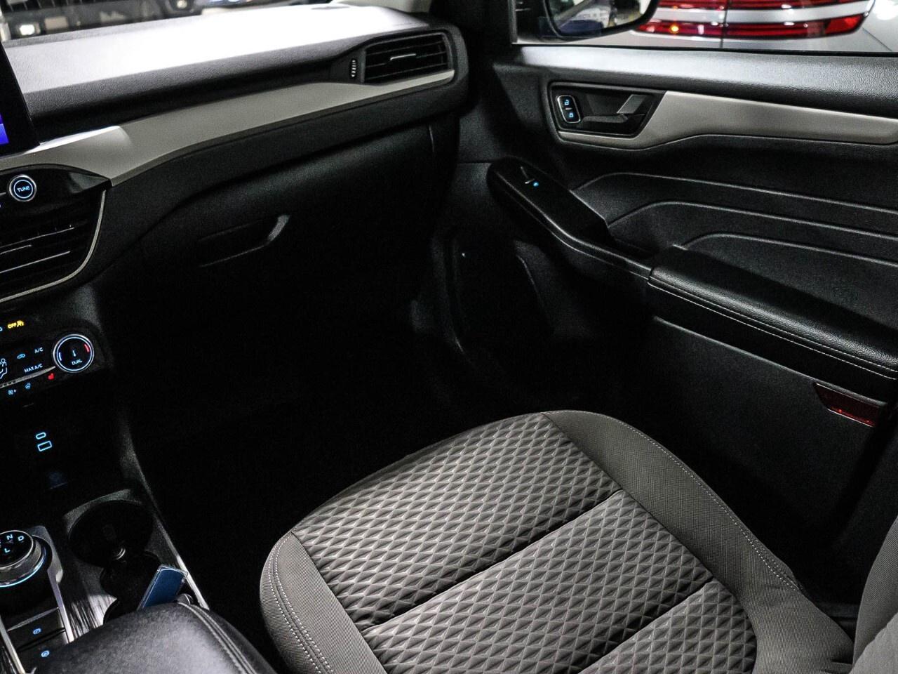 2022 Ford Escape SE Hybrid AWD Photo