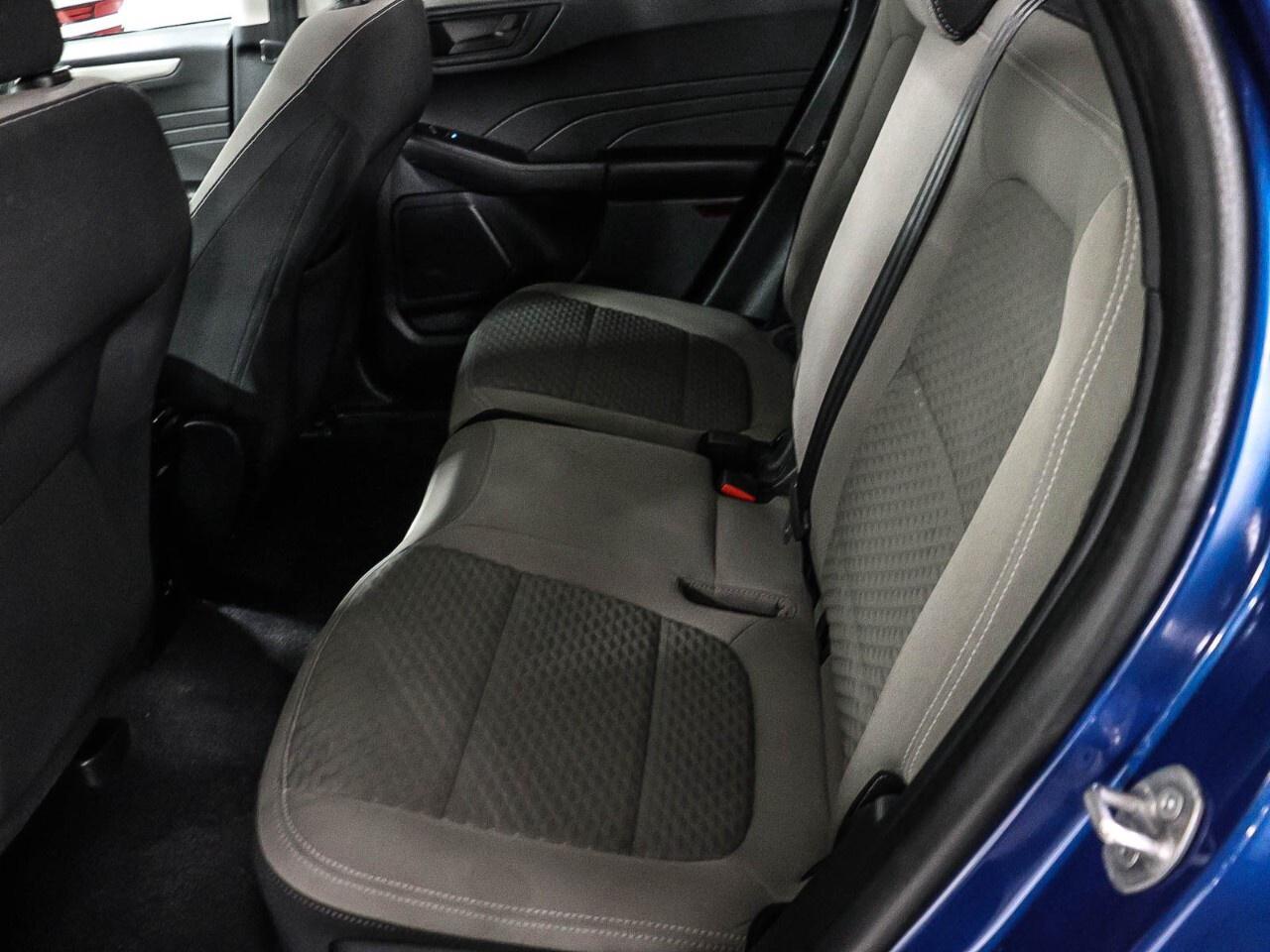 2022 Ford Escape SE Hybrid AWD Photo