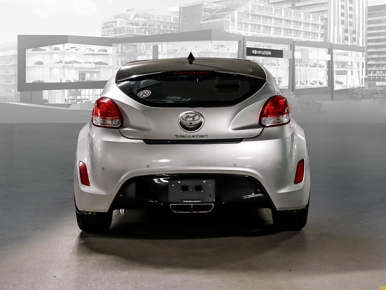 2016 Hyundai Veloster 3dr Cpe Auto Tech Photo2