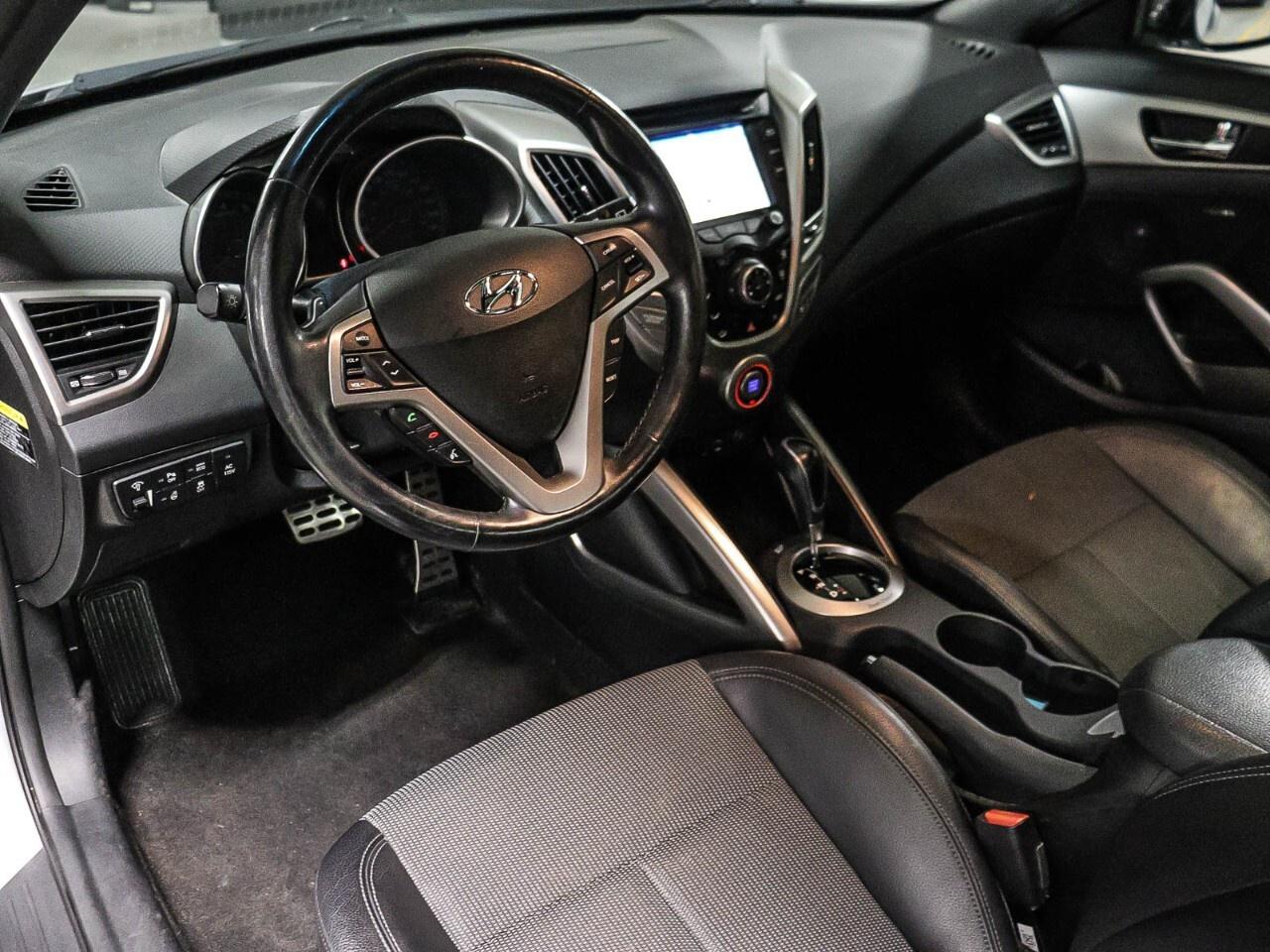 2016 Hyundai Veloster 3dr Cpe Auto Tech Photo