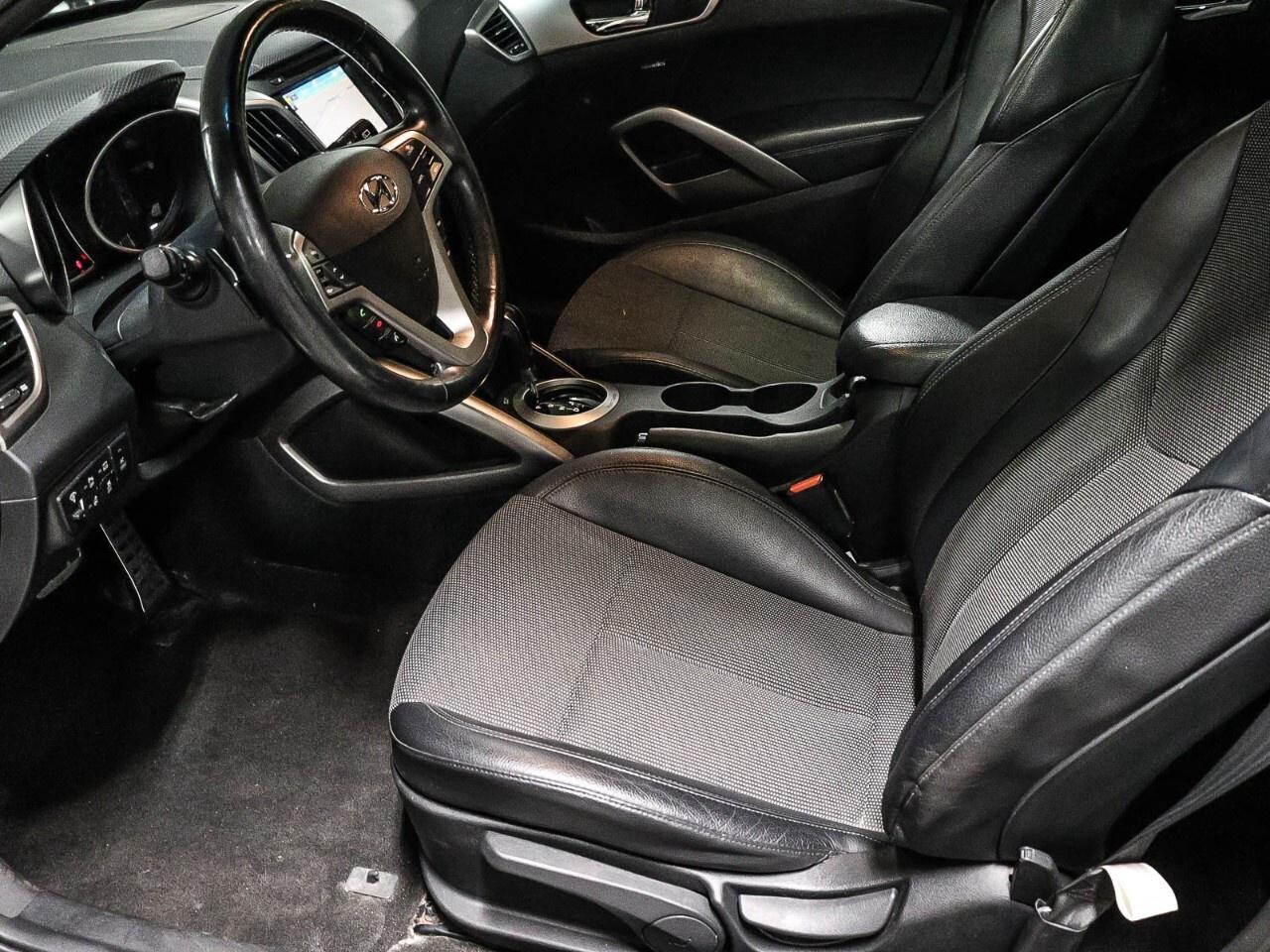 2016 Hyundai Veloster 3dr Cpe Auto Tech Photo