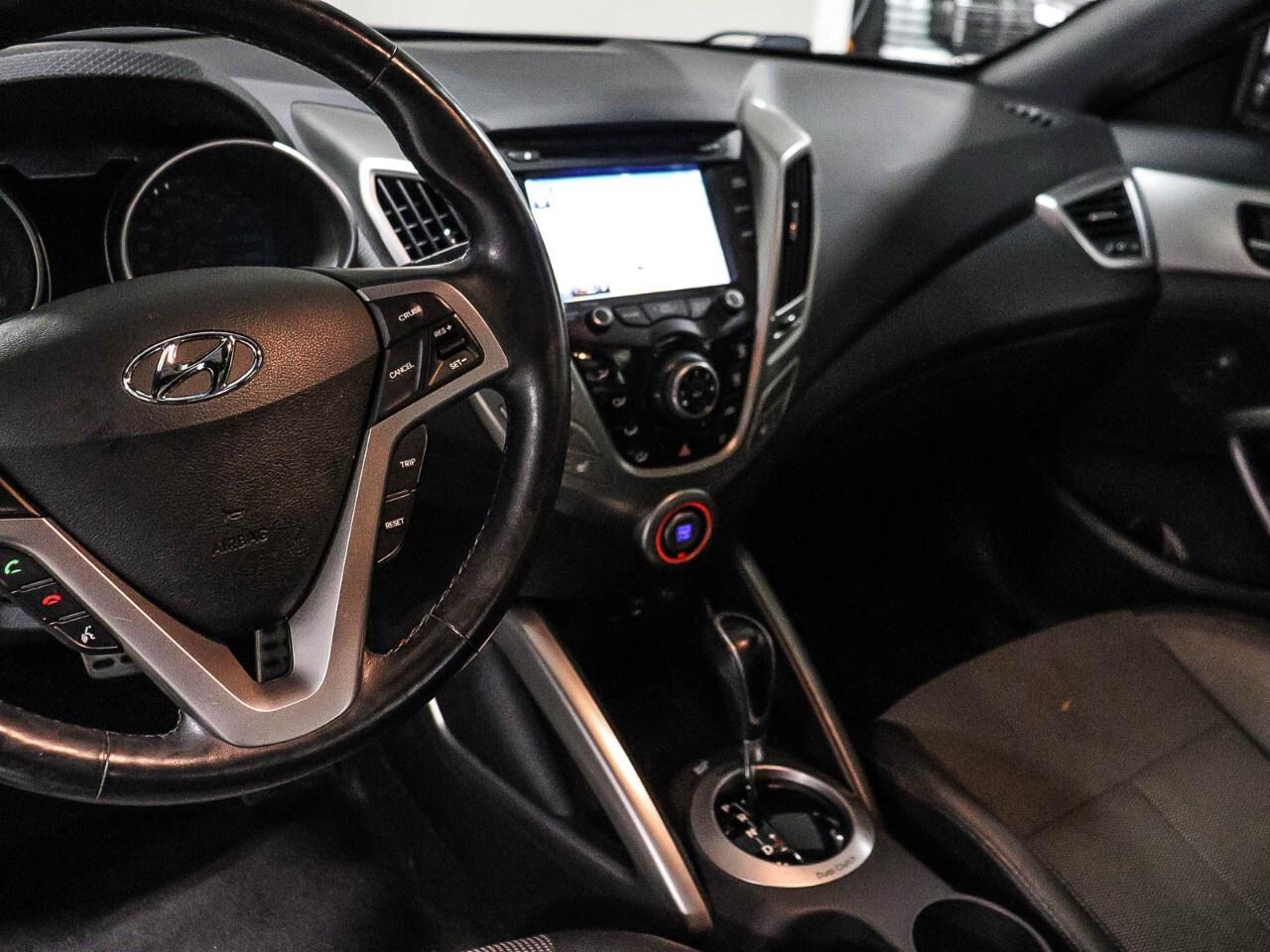 2016 Hyundai Veloster 3dr Cpe Auto Tech Photo