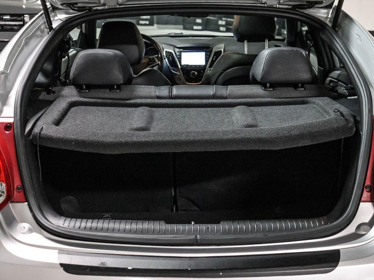 2016 Hyundai Veloster 3dr Cpe Auto Tech Photo