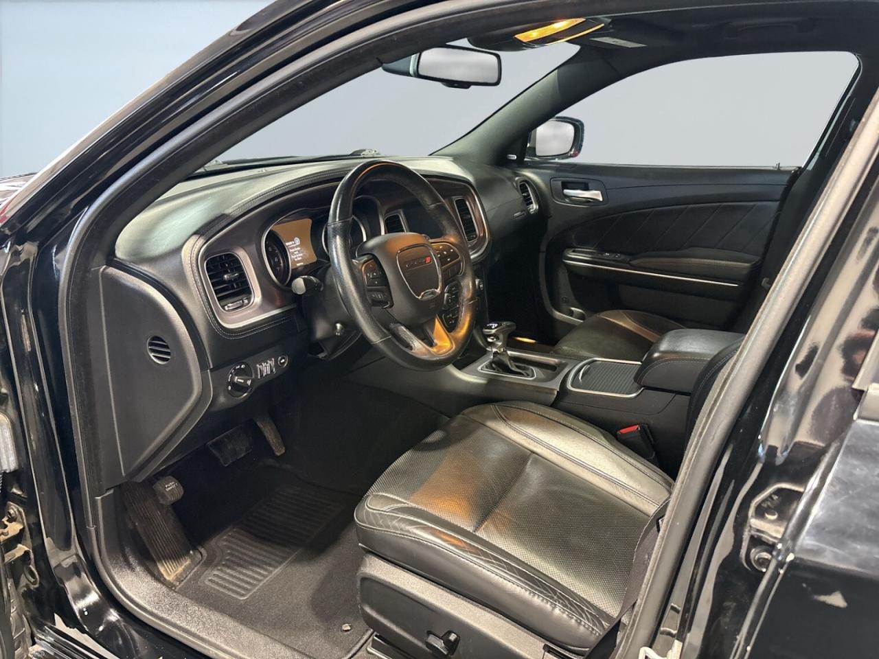 2019 Dodge Charger SXT AWD / Leather / Sunroof / NAVI / Remote Start Photo
