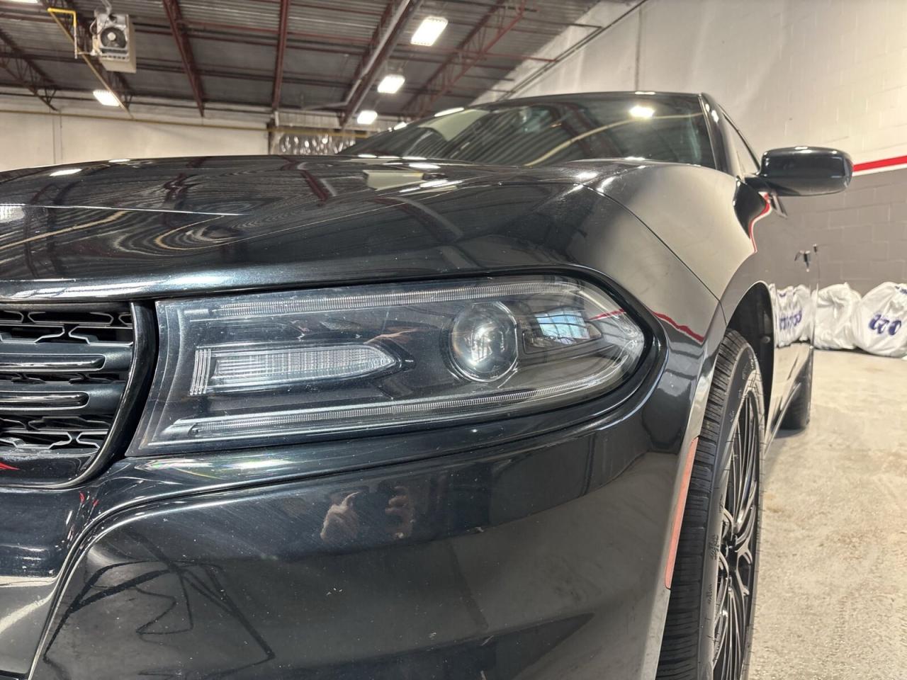 2019 Dodge Charger SXT AWD / Leather / Sunroof / NAVI / Remote Start Photo