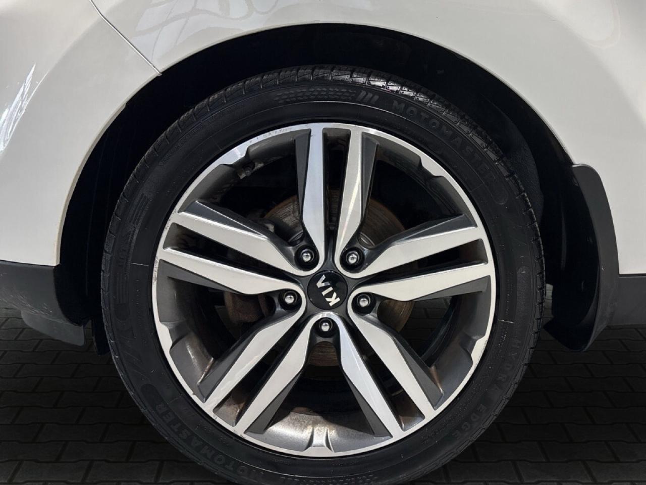 2016 Kia Soul Auto EX / Back Up Cam / Bluetooth / Heated Seats / Photo