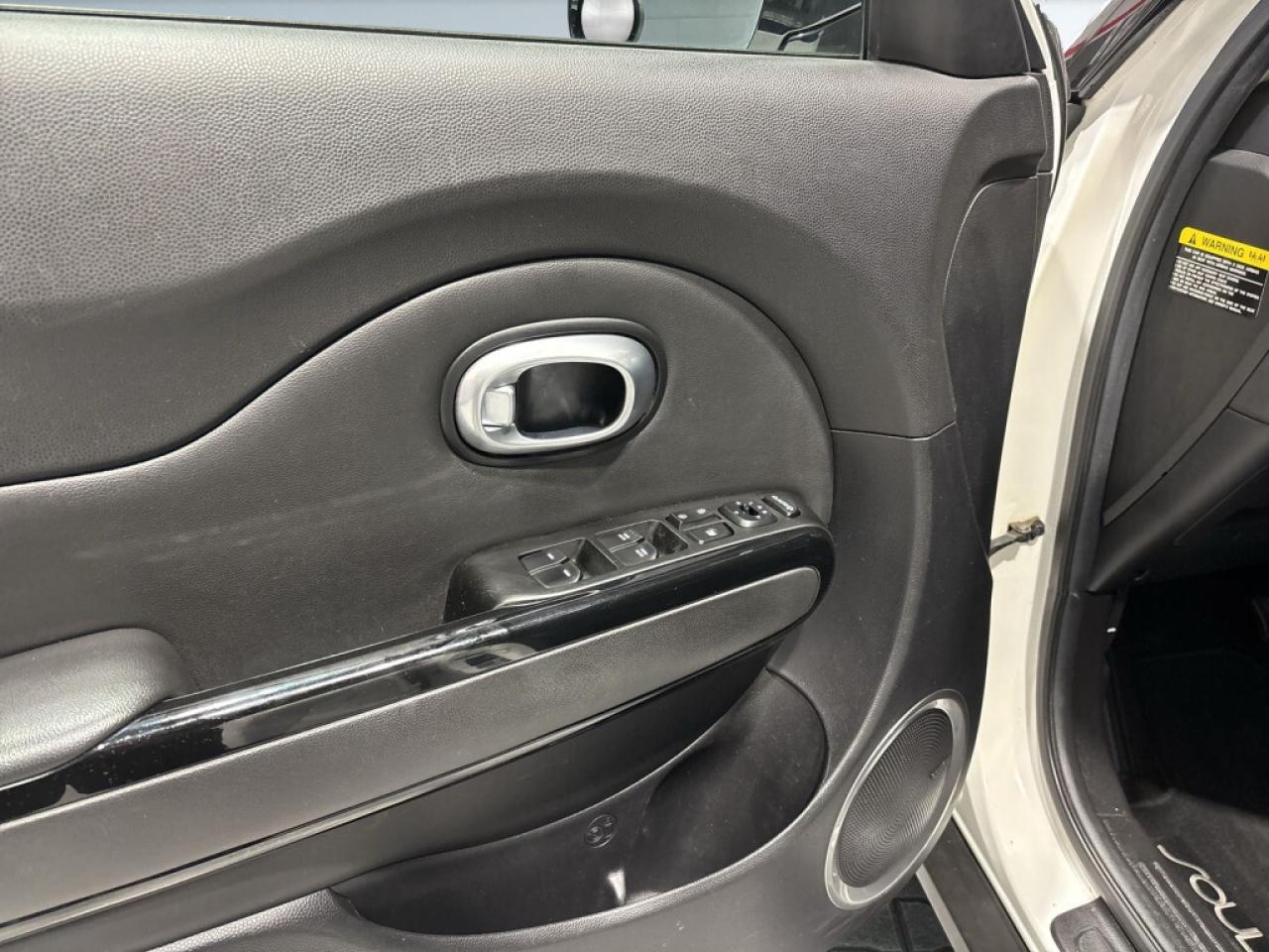 2016 Kia Soul Auto EX / Back Up Cam / Bluetooth / Heated Seats / Photo