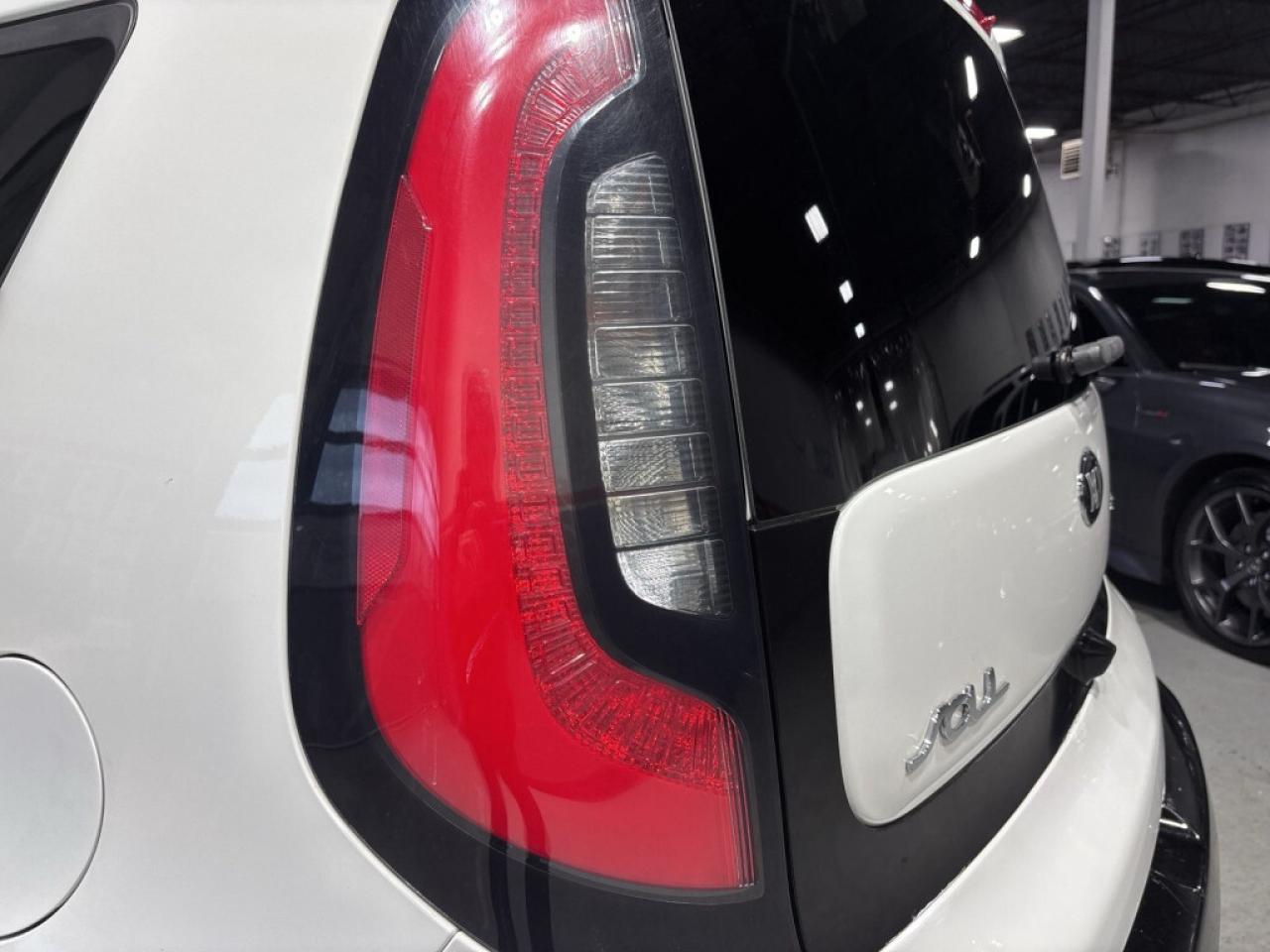 2016 Kia Soul Auto EX / Back Up Cam / Bluetooth / Heated Seats / Photo