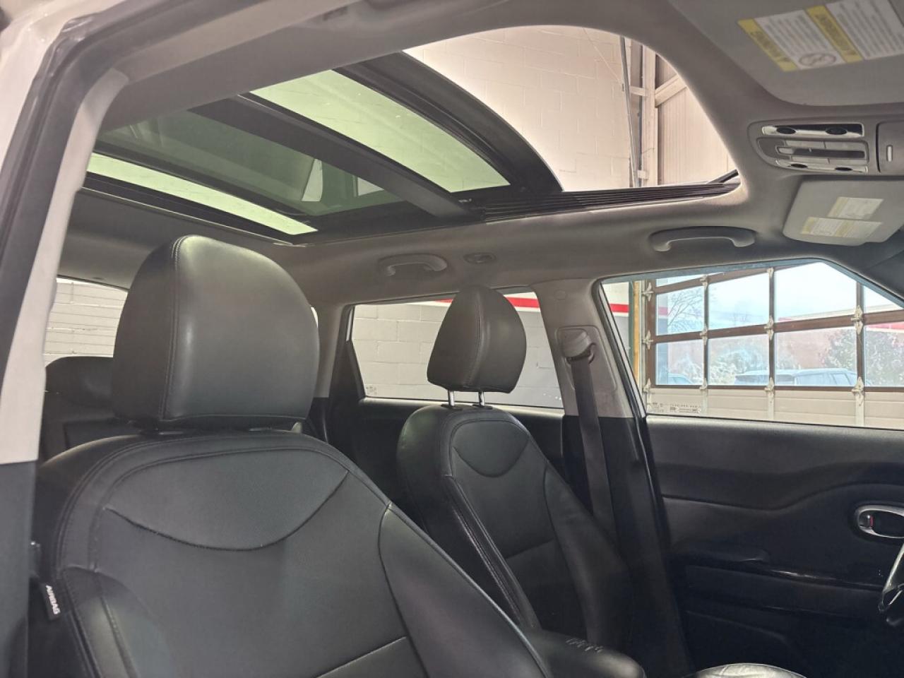 2016 Kia Soul Auto EX / Back Up Cam / Bluetooth / Heated Seats / Photo