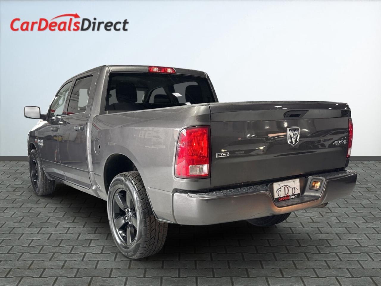 2023 RAM 1500 Classic SLT 4x4 HEMY.5.7L / Backs Up Cam / Bluetooth / Hea Photo