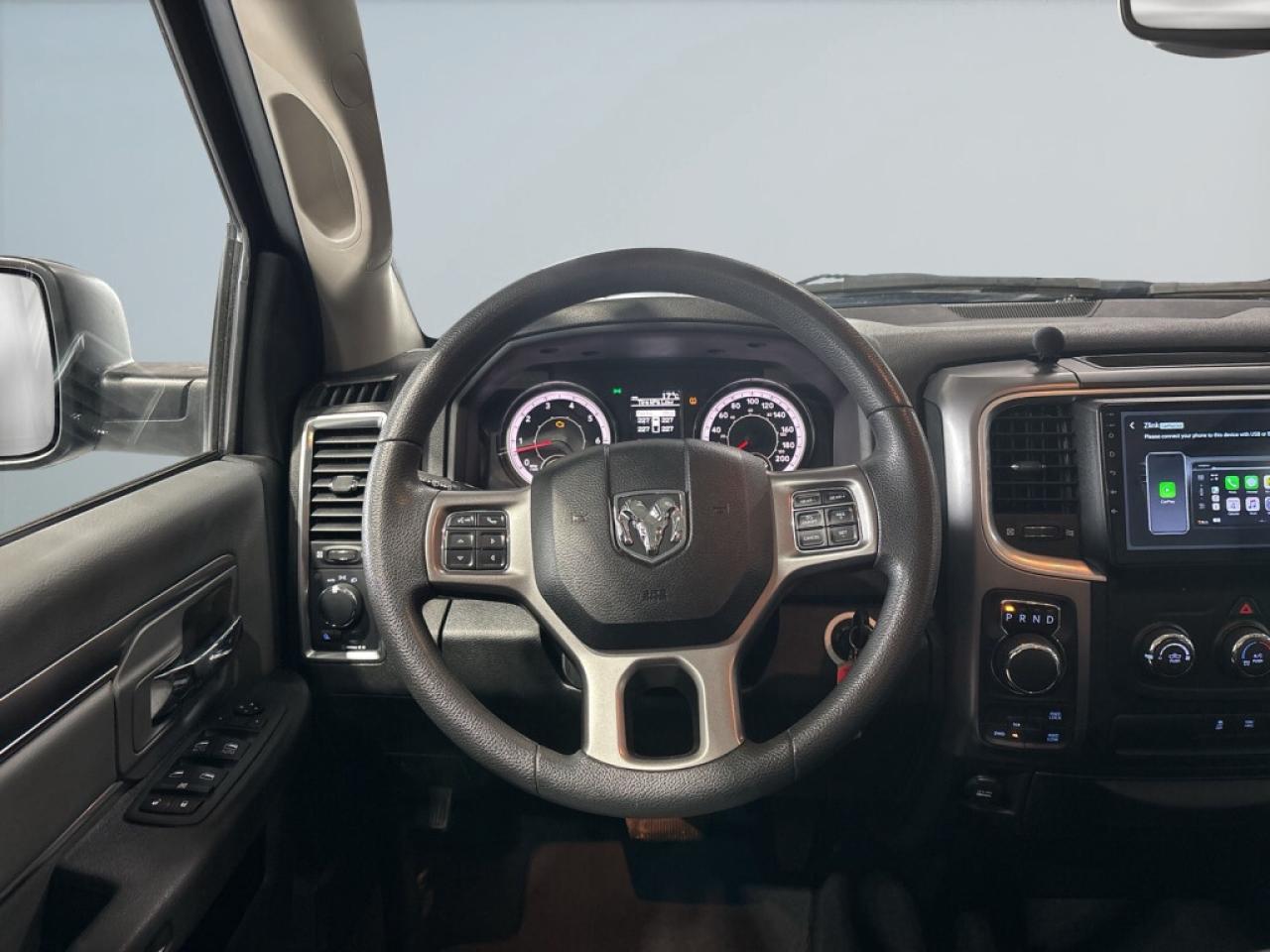 2023 RAM 1500 Classic SLT 4x4 HEMY.5.7L / Backs Up Cam / Bluetooth / Hea Photo