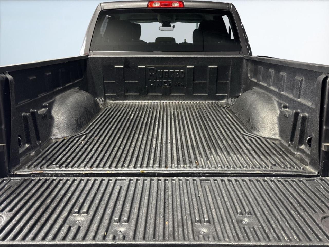 2023 RAM 1500 Classic SLT 4x4 HEMY.5.7L / Backs Up Cam / Bluetooth / Hea Photo