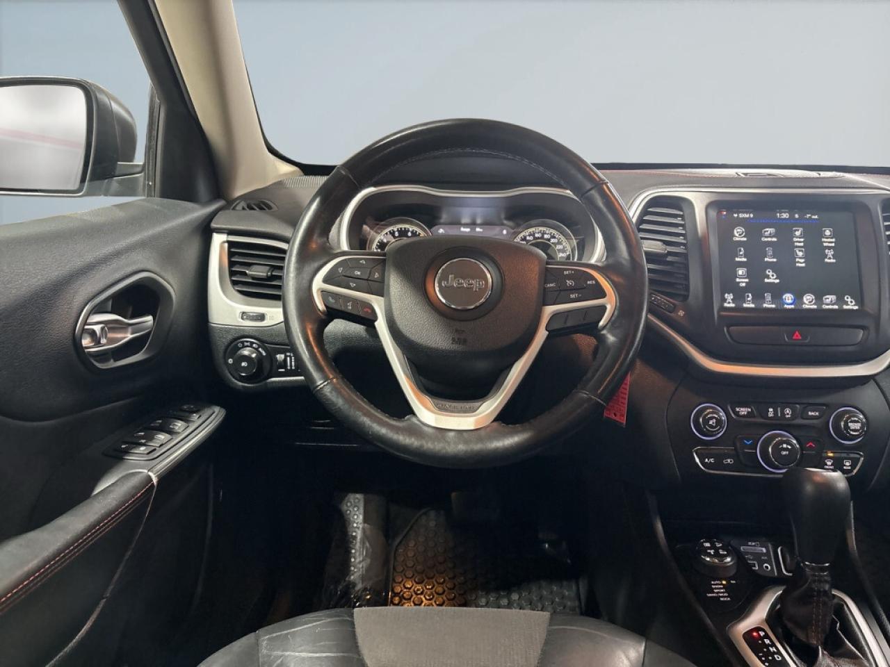 2016 Jeep Cherokee Rugged Luxury Trailhawk 4x4   Leather Heated Seats Photo4