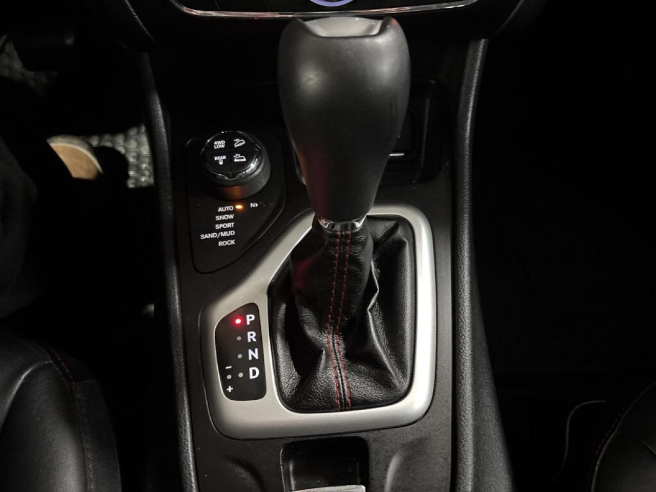 2016 Jeep Cherokee Rugged Luxury Trailhawk 4x4   Leather Heated Seats Photo