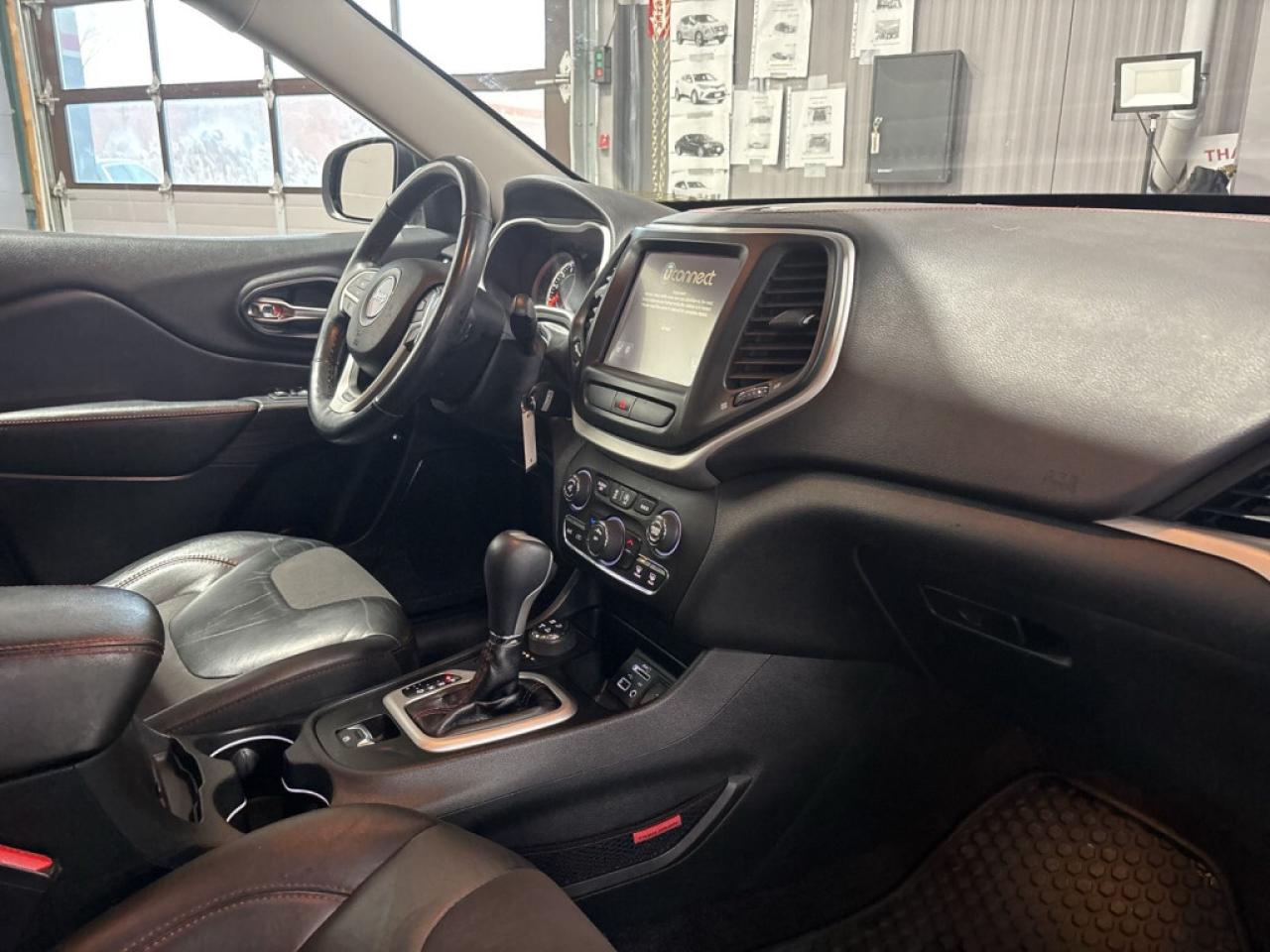 2016 Jeep Cherokee Rugged Luxury Trailhawk 4x4   Leather Heated Seats Photo