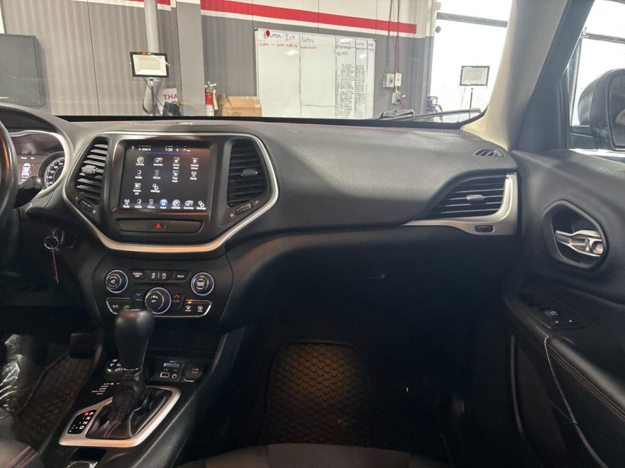 2016 Jeep Cherokee Rugged Luxury Trailhawk 4x4   Leather Heated Seats Photo