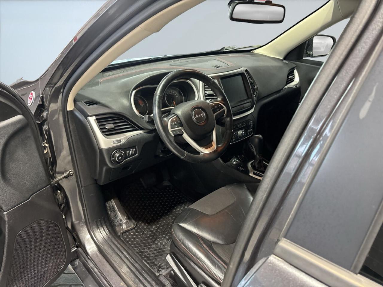 2016 Jeep Cherokee Rugged Luxury Trailhawk 4x4   Leather Heated Seats Photo