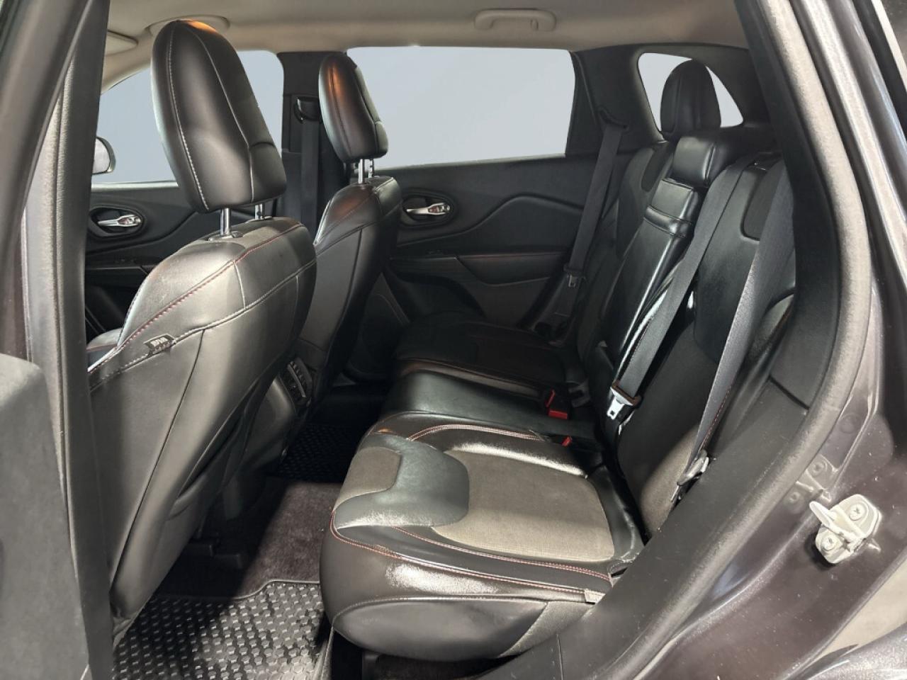 2016 Jeep Cherokee Rugged Luxury Trailhawk 4x4   Leather Heated Seats Photo