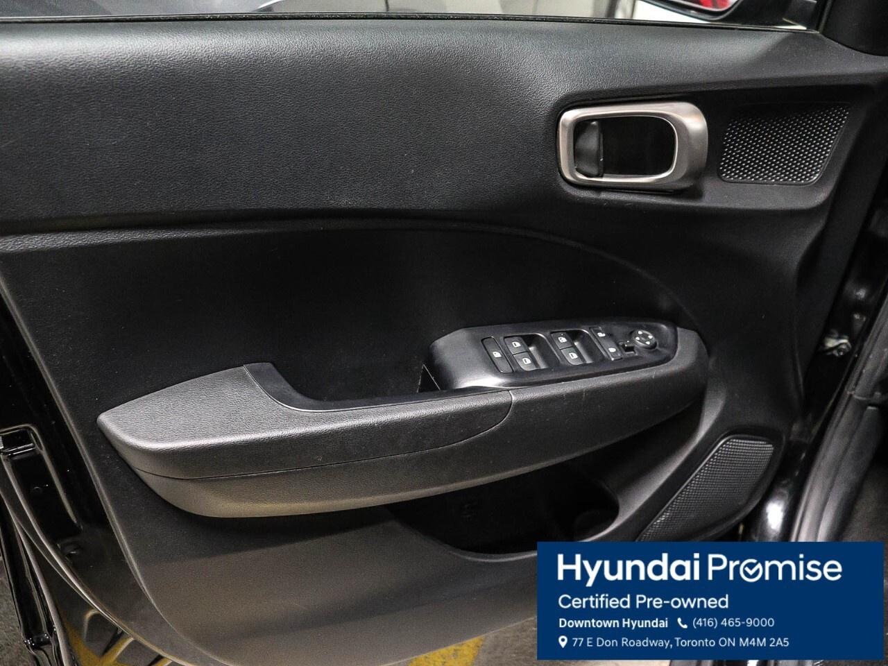 2022 Hyundai Venue Essential IVT Photo