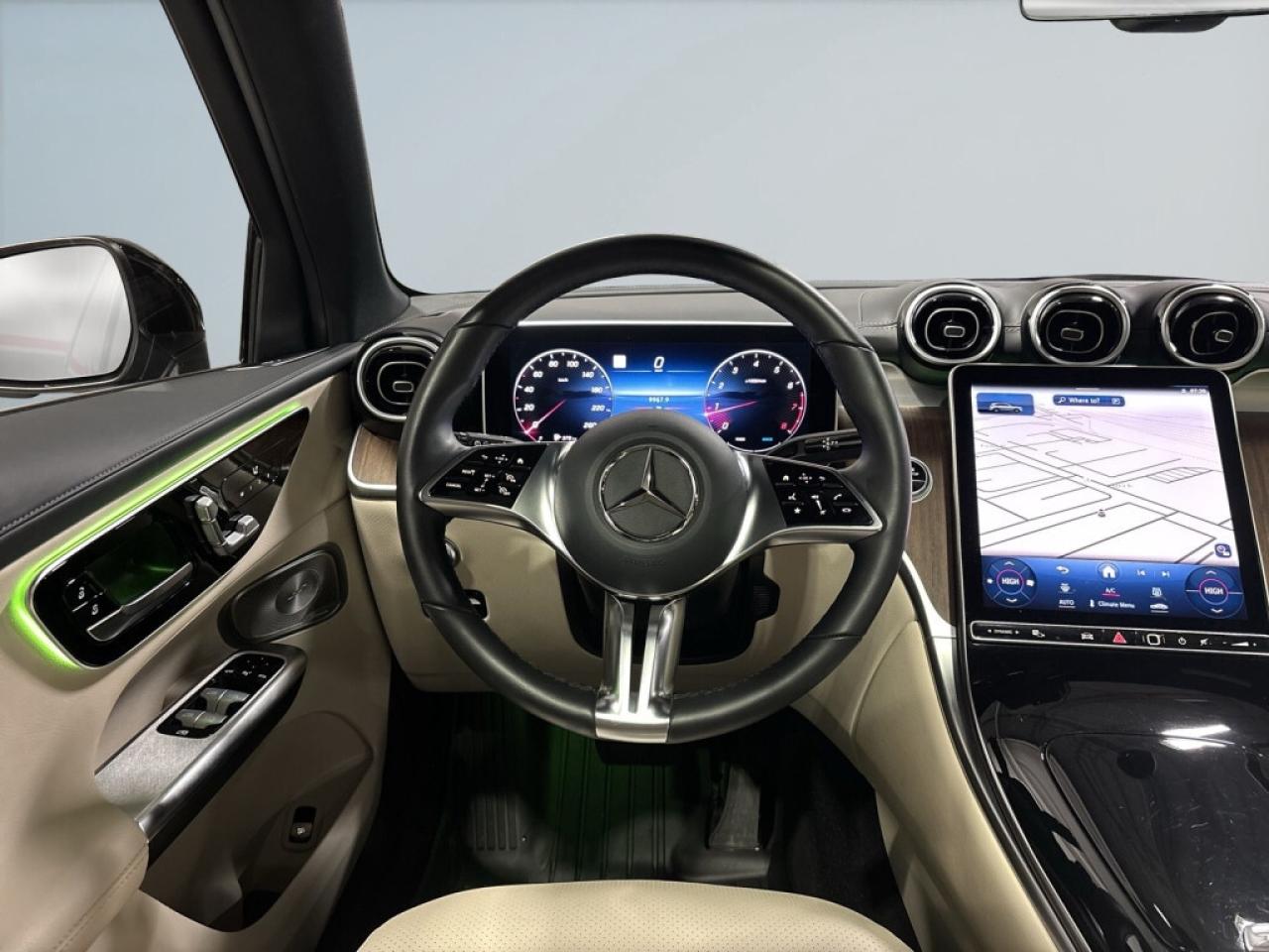 2024 Mercedes-Benz GLC-Class GLC 300 4MATIC/ NAVI/Sunroof/Leather/Car Play/Clea Photo