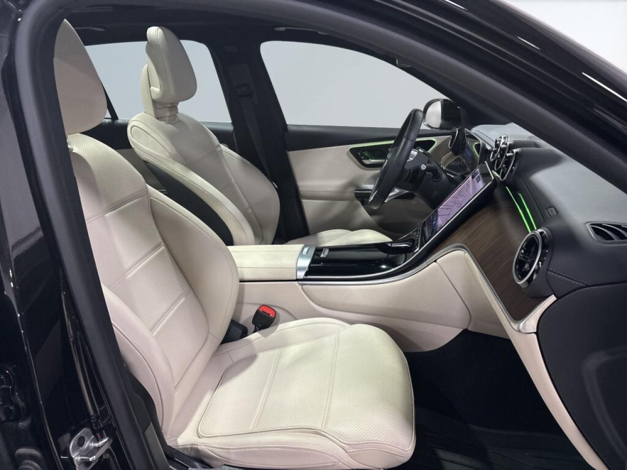 2024 Mercedes-Benz GLC-Class GLC 300 4MATIC/ NAVI/Sunroof/Leather/Car Play/Clea Photo