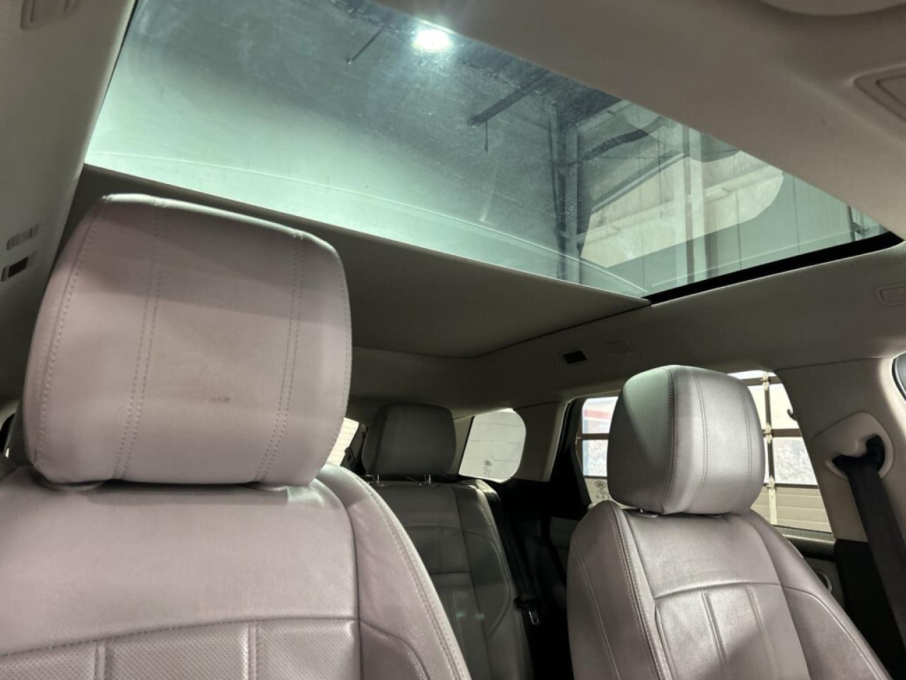 2020 Land Rover Range Rover Evoque P250 SE / Leather / NAVI / Sunroof / Drive Assist Photo