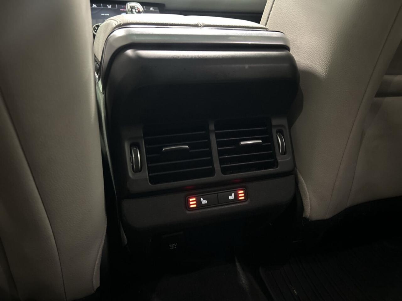 2020 Land Rover Range Rover Evoque P250 SE / Leather / NAVI / Sunroof / Drive Assist Photo