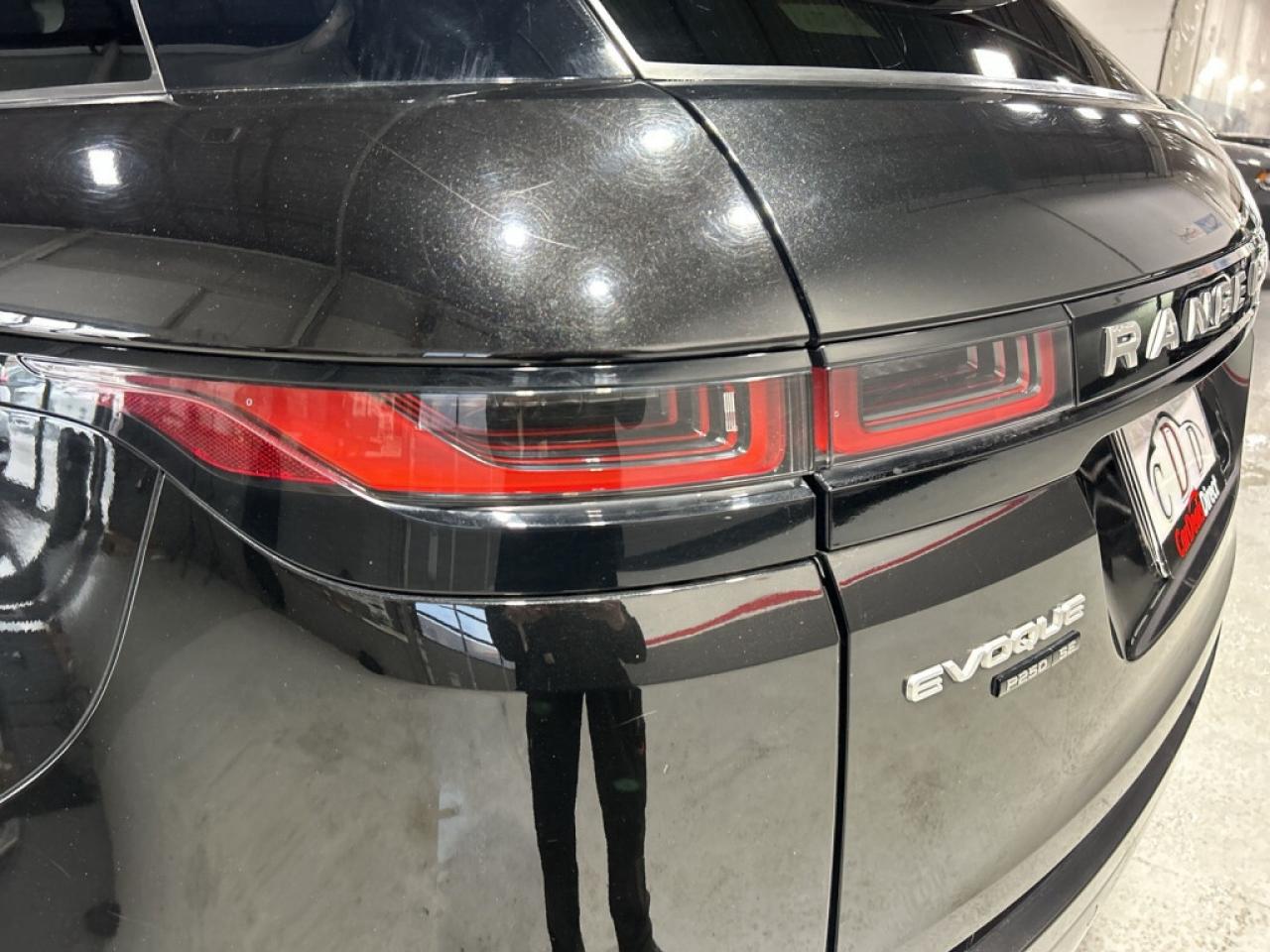 2020 Land Rover Range Rover Evoque P250 SE / Leather / NAVI / Sunroof / Drive Assist Photo