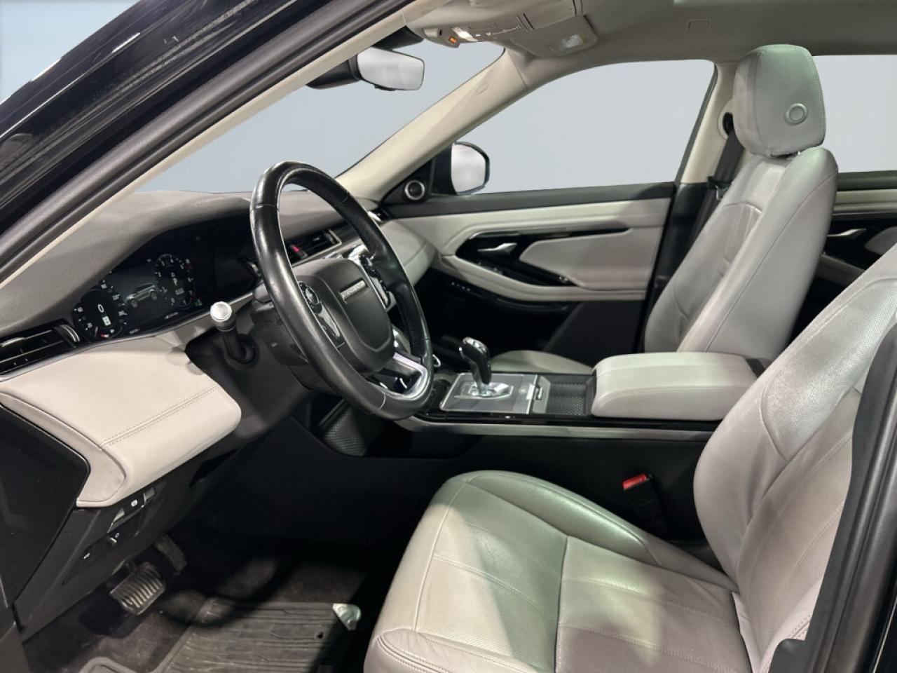 2020 Land Rover Range Rover Evoque P250 SE / Leather / NAVI / Sunroof / Drive Assist Photo