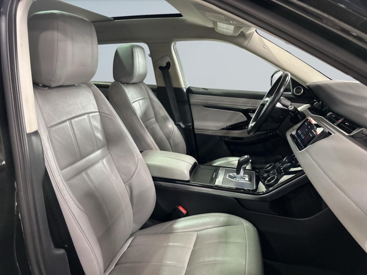 2020 Land Rover Range Rover Evoque P250 SE / Leather / NAVI / Sunroof / Drive Assist Photo